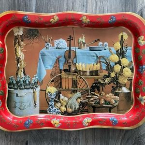 Personal tray with Coca-Cola bottles in an original Americana way